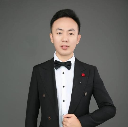 何威 讲师头像