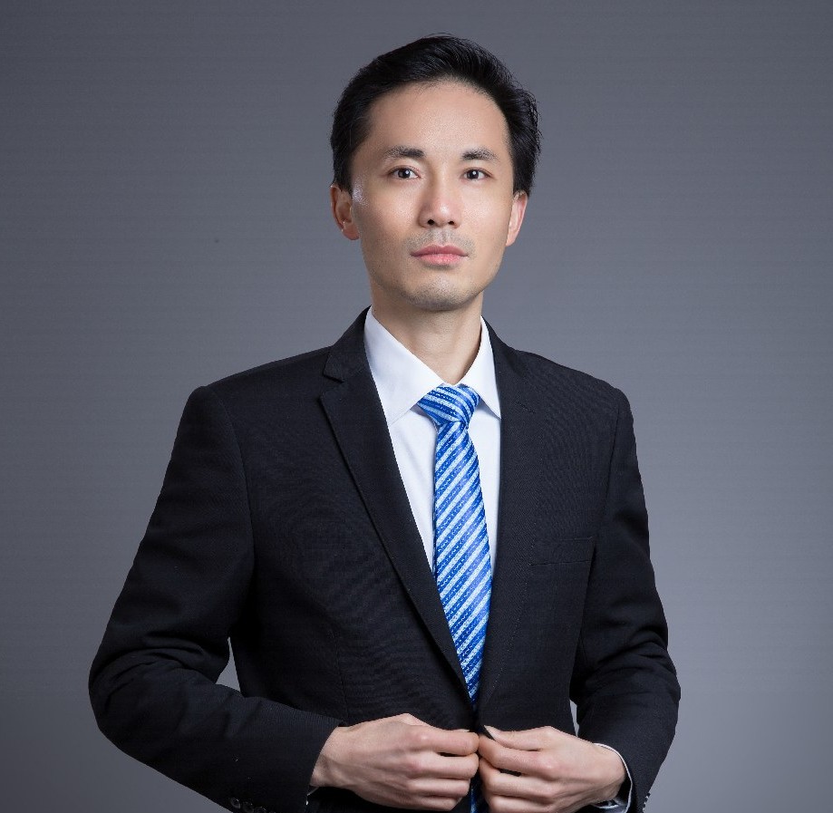 巨一铭 讲师头像