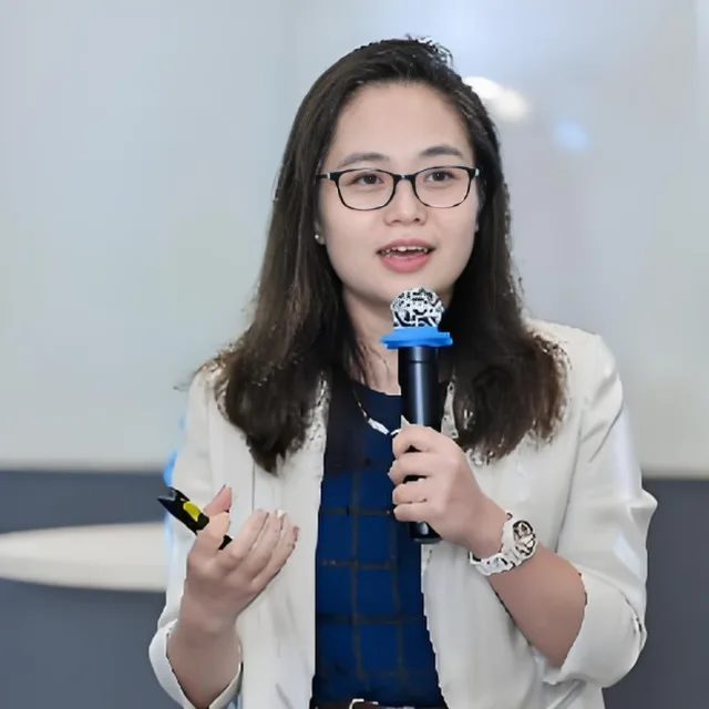 梁展红_跨文化沟通与AI转型双栖教练