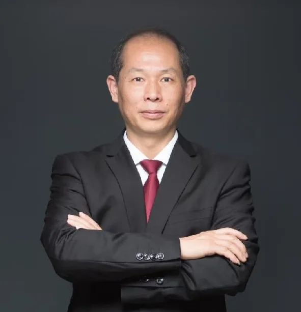 于新东_宏观经济与党政研究专家
